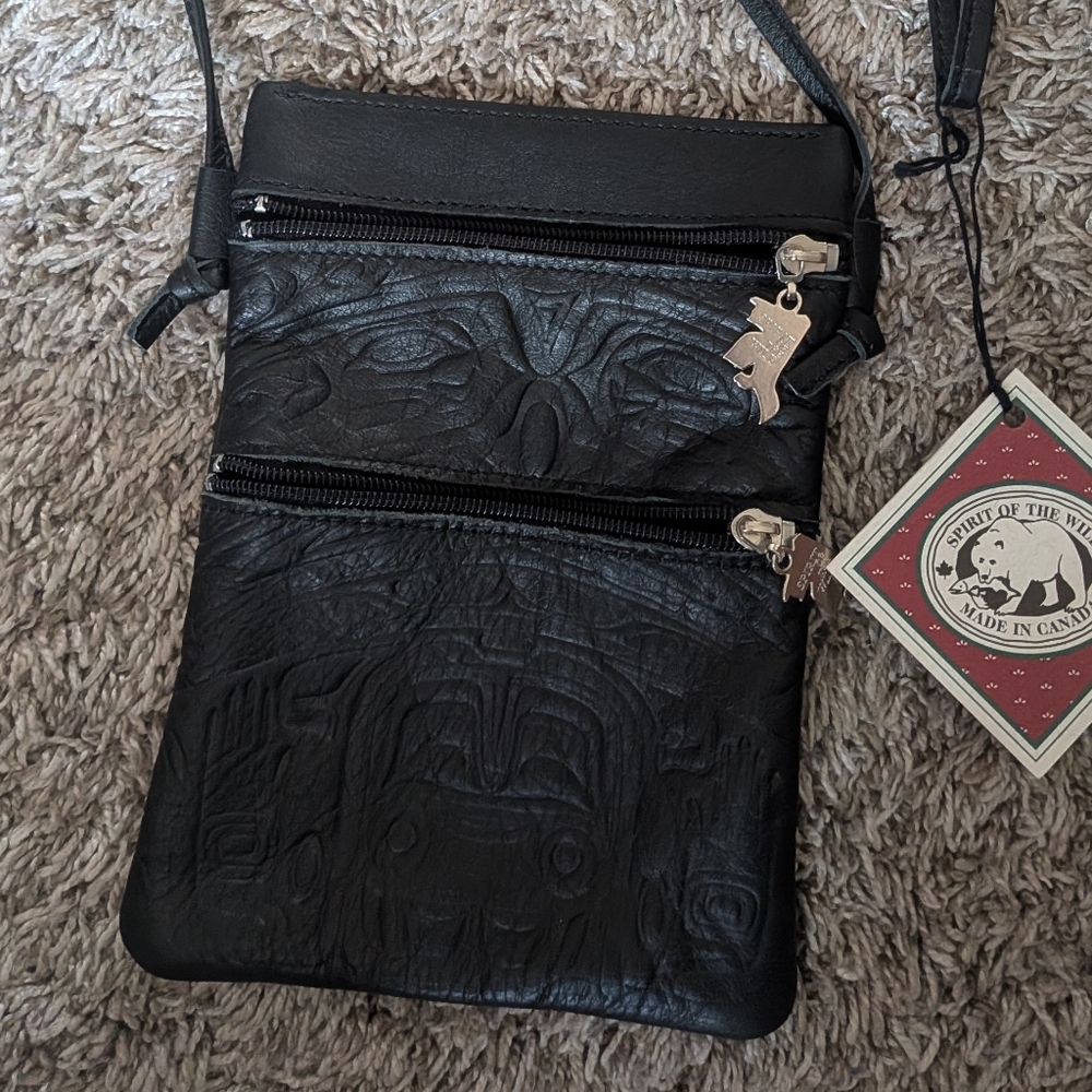 Black Leather Embossed Crossbody Bag - Sleek Everyday Carry - Picture 3 of 15